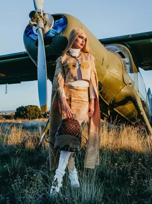 Sprayground Sharks In Paris Gold Rivet Polaris Savage Backpack - Image 6