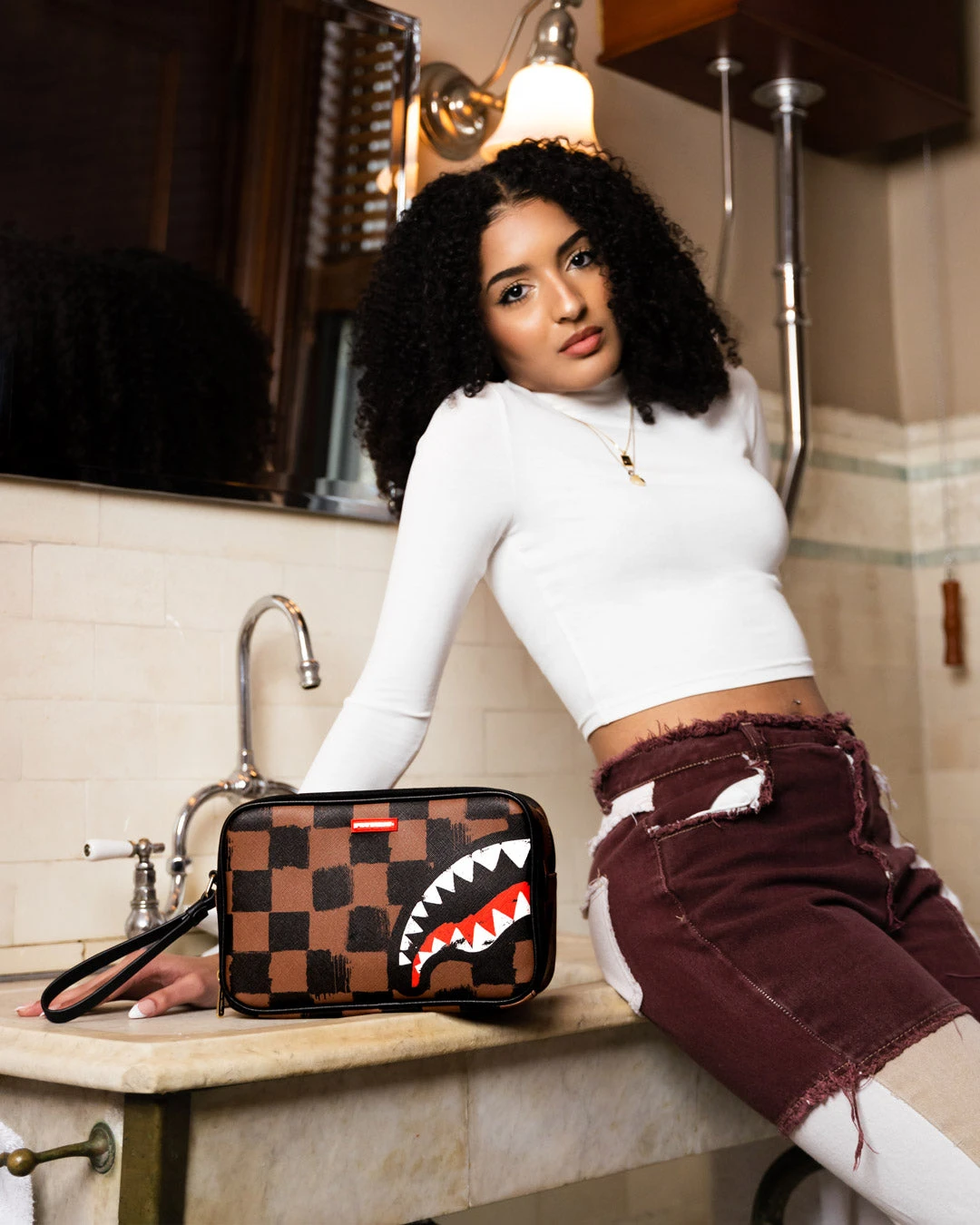 SPRAYGROUND SHARKS IN PARIS VANQUISH TOILETRY BAG - Image 6