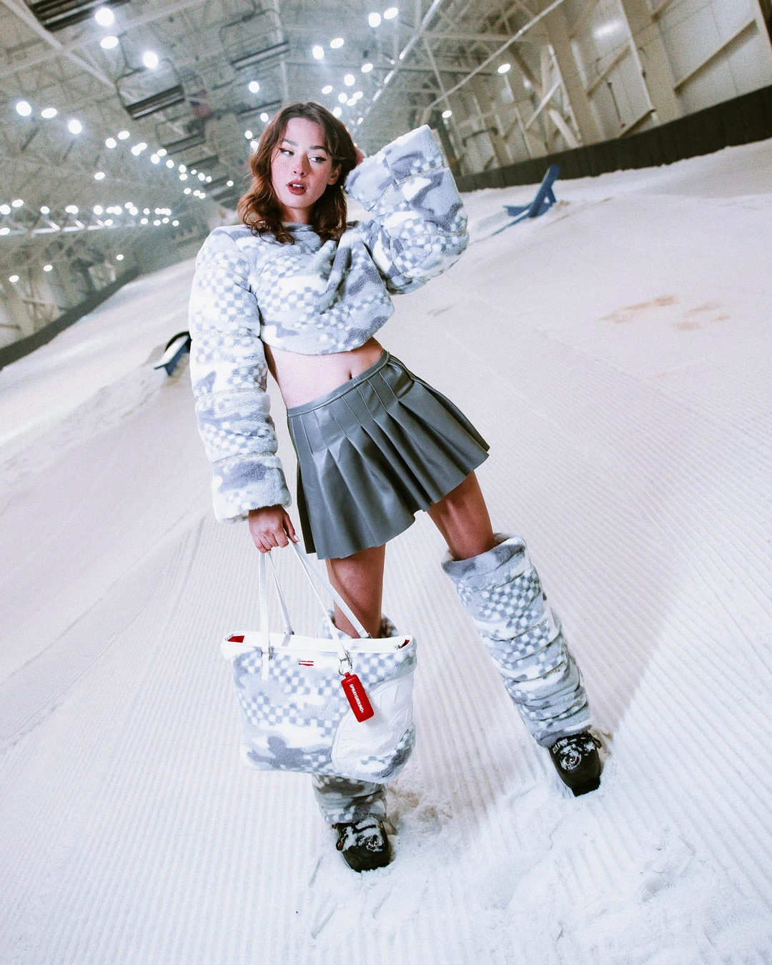 SPRAYGROUND 3AM PLUSH SWISS ALPS TOTE - Image 4